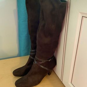 COPY - Gorgeous Brown suede boots
